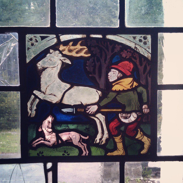 Lapusna-Castle-stained-glass-03